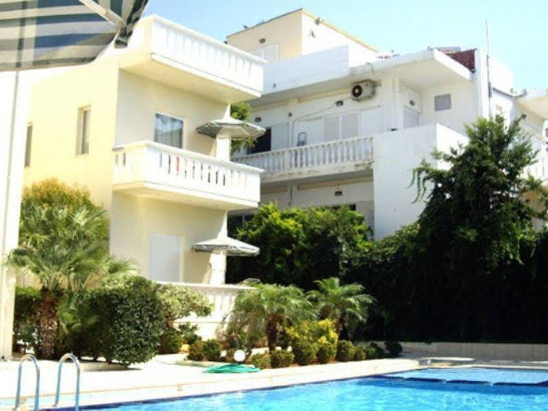 Poseidon Aparthotel 2*