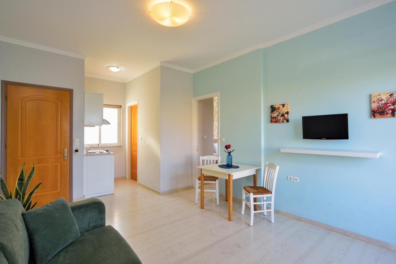 Poseidon Aparthotel 2*